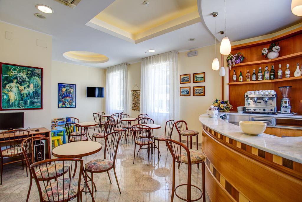 Hotel Olympia กาบิชเชมาเร ภายนอก รูปภาพ